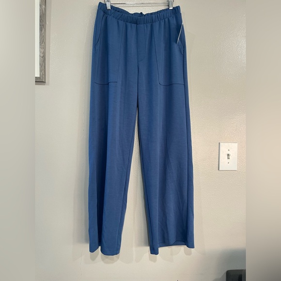 Women’s Mid a Rise Pull On Knit Utility Pants. Blue. M - Picture 7 of 14